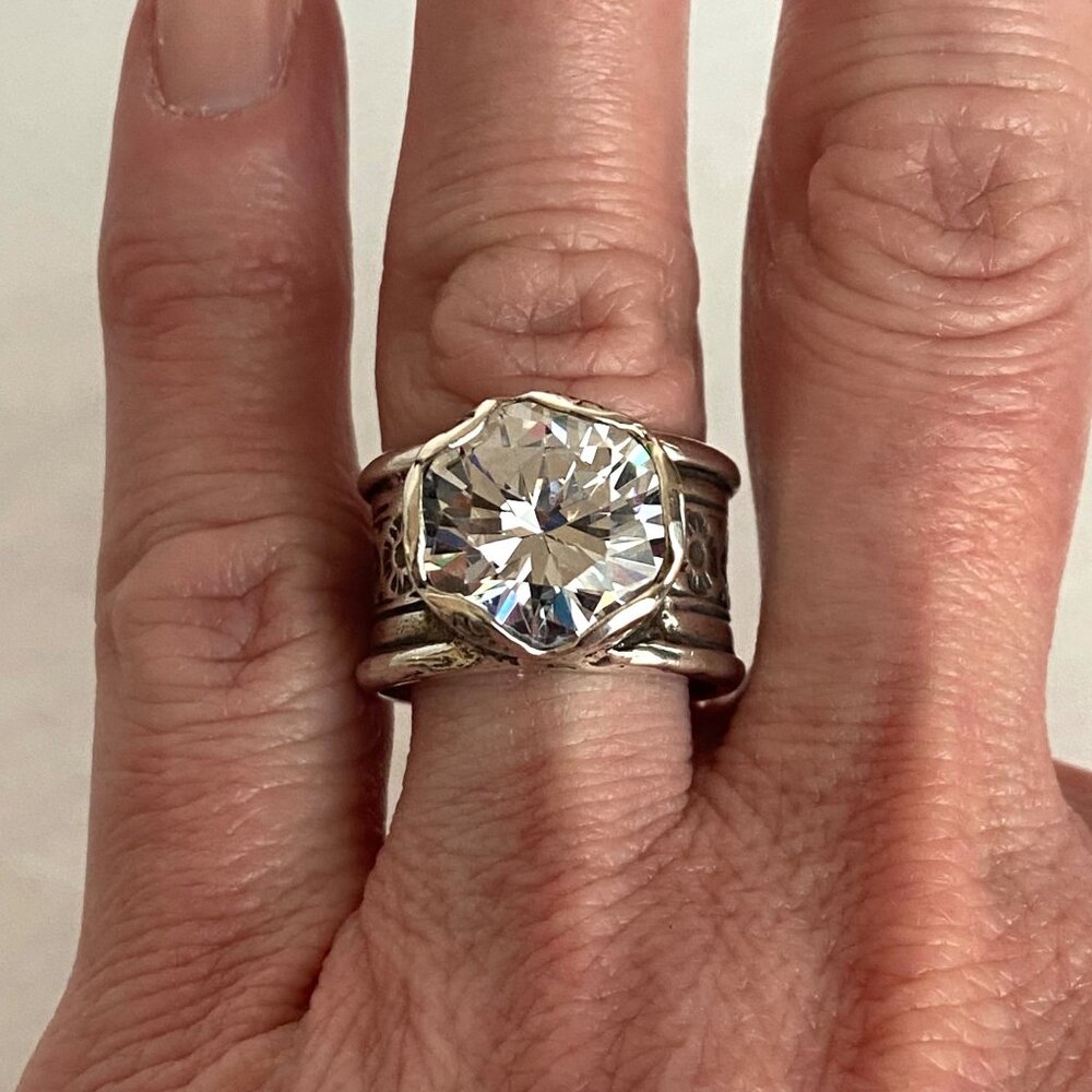 Silpada Sterling Silver 925 Round CZ Queen For A Day Wide Band Ring Sz 6.75 - 7